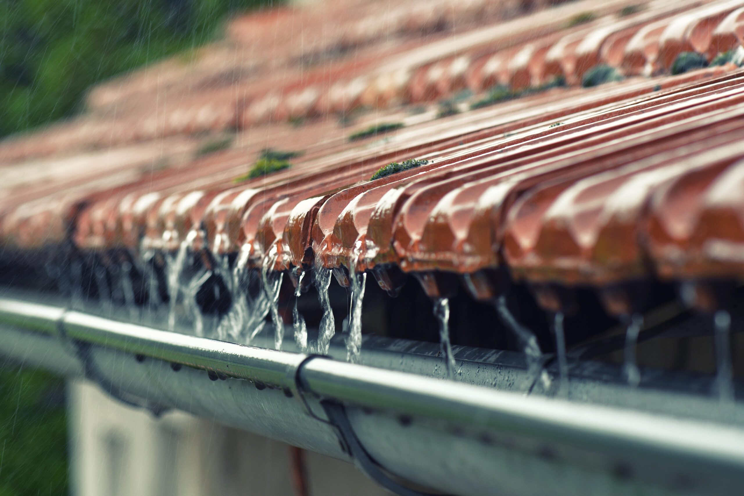 Gutter Installation min Gutter Installation min