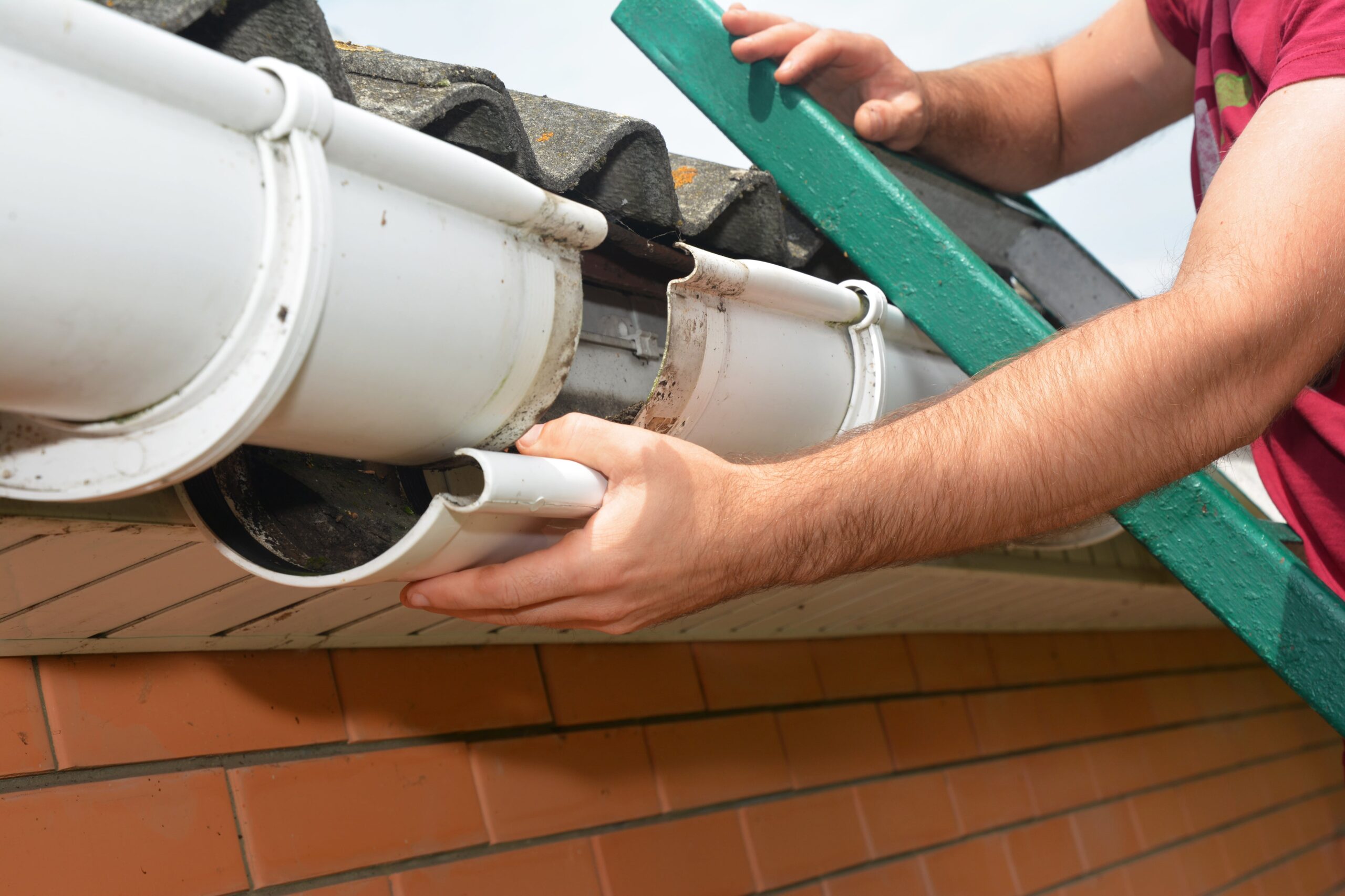 Gutter Installation min Gutter Installation min
